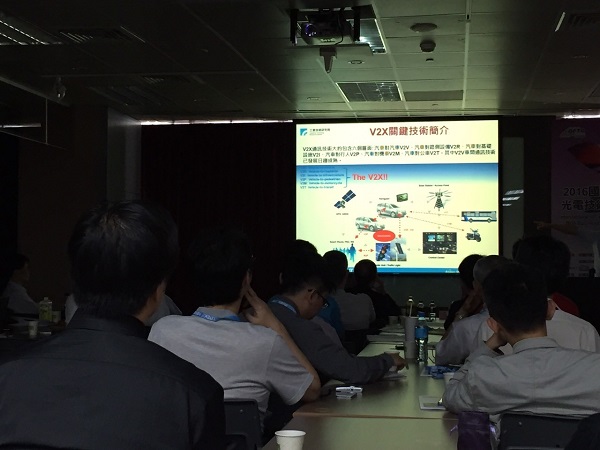 2016 國際IoT 車用光電技術趨勢論壇-5車聯網時代