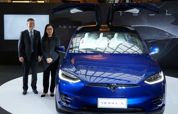 Tesla於台灣發表休旅款 Model X，車門採鷹翼設計